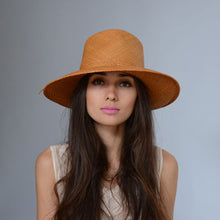 Load image into Gallery viewer, Hauss
